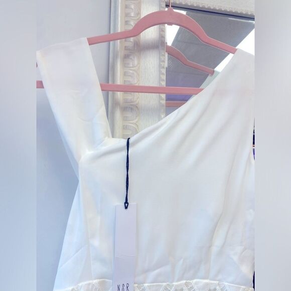 NWT NSR Asymmetrical shoulders cut White dress Sz M - Picture 2 of 5